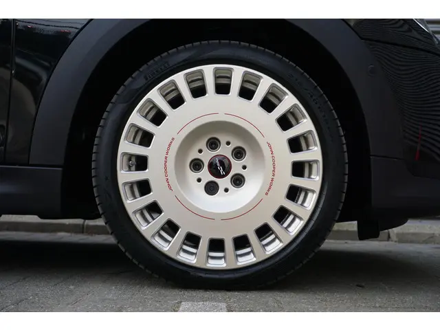 MINI 3-Deurs Cooper C 2025 Benzine 10
