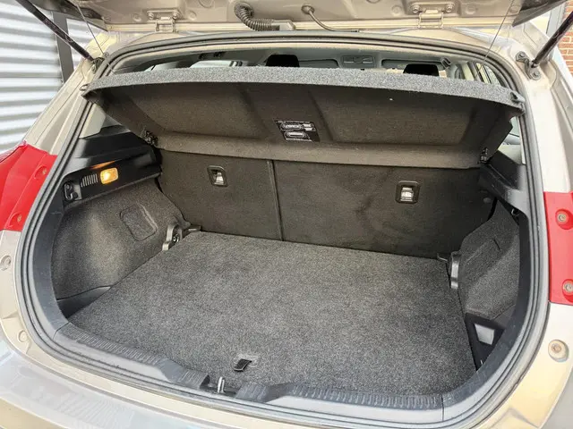 Toyota Auris 1.8 Hybrid Aspiration 2013 Hybride Benzine 26