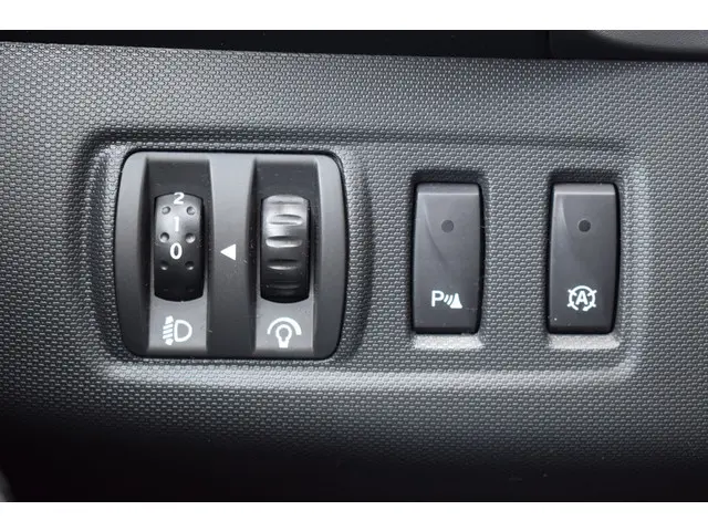 Renault Clio 0.9 TCE Dynamique 2013 Benzine 28