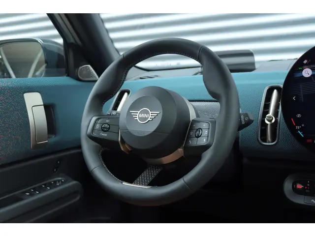 MINI Countryman C 2024 Benzine 32