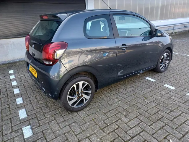Peugeot 108 1.2 Puretech Allure 2015 Benzine 2