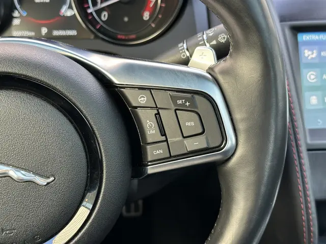 Jaguar F-Type P300 RWD R-Dynamic 2020 Benzine 58