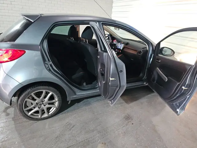 Mazda 2 1.3 BIFUEL GT / Lees tekst 2013 LPG/Gas 10