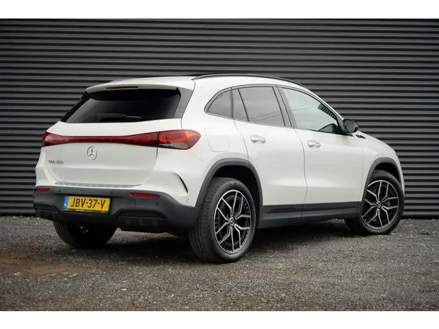 Mercedes-Benz EQA 250+ AMG Line 71 kWh 2024 Elektrisch 4