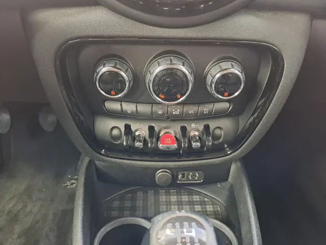 MINI Clubman Mini 1.5 Cooper Salt Business 2017 Benzine 22