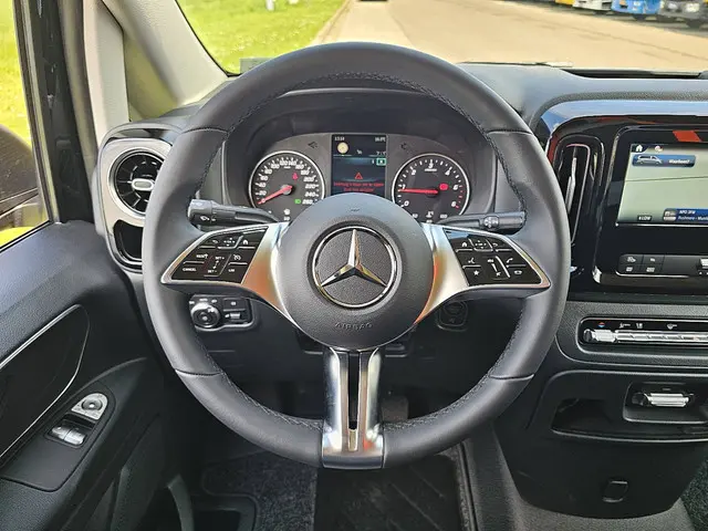 Mercedes-Benz Vito 116 2024 Diesel 13