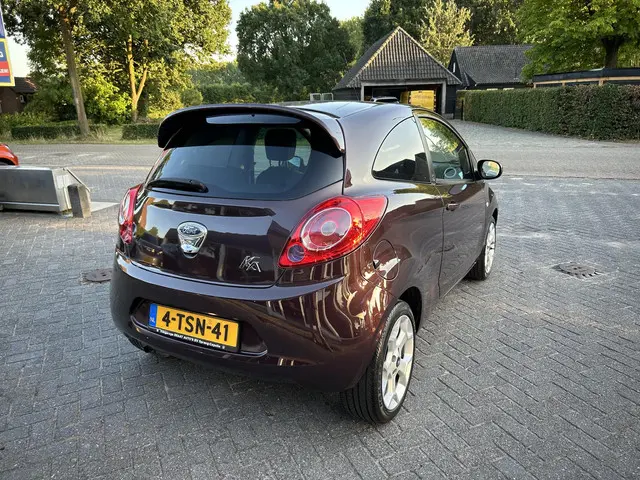 Ford Ka 1.2 Style start/stop 2014 Benzine 6