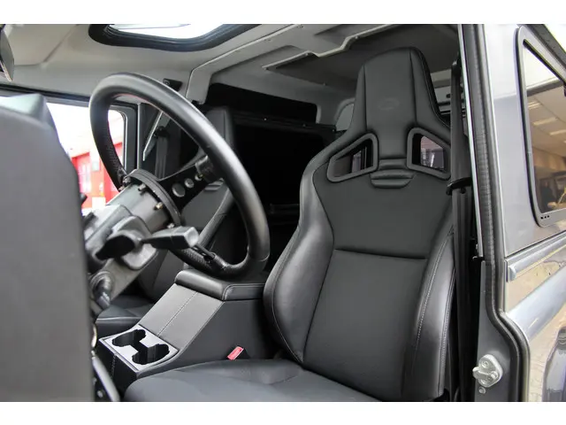 Land Rover Defender 2.2 D HT 90" SE 2012 Diesel 15