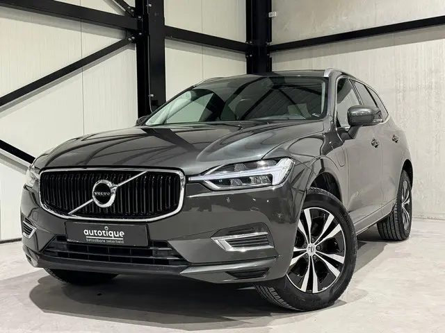 Volvo XC60 2.0 T8 AWD Momentum Pro 2020 Hybride Benzine 25
