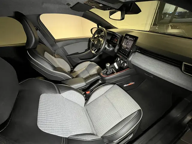 Renault Clio 1.0 TCe 90 GPF techno 2024 Benzine 27