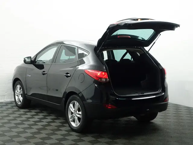 Hyundai ix35 1.6i GDI Business Edition- 2012 Benzine 32