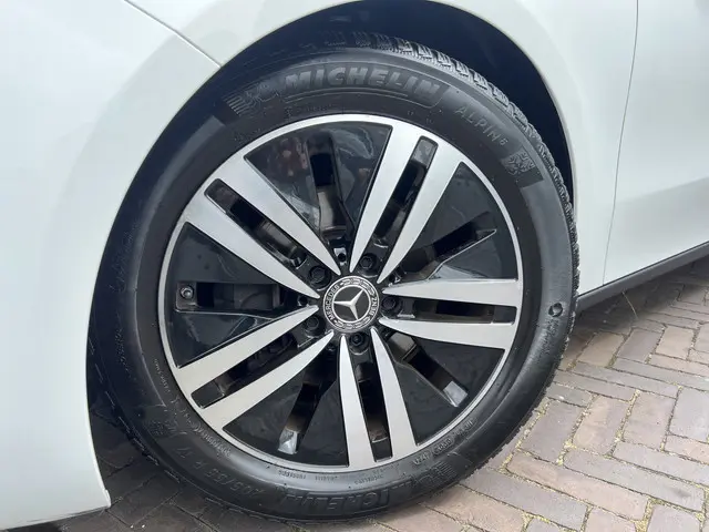 Mercedes-Benz A-Klasse 180 2020 Benzine 13