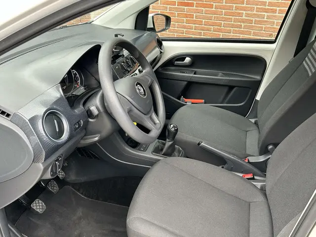 Volkswagen up! 1.0 BMT move up! 5-Drs Airco 2020 Benzine 6