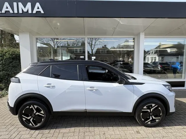 Peugeot 2008 1.2T 130pk Automaat GT 2024 Benzine 2