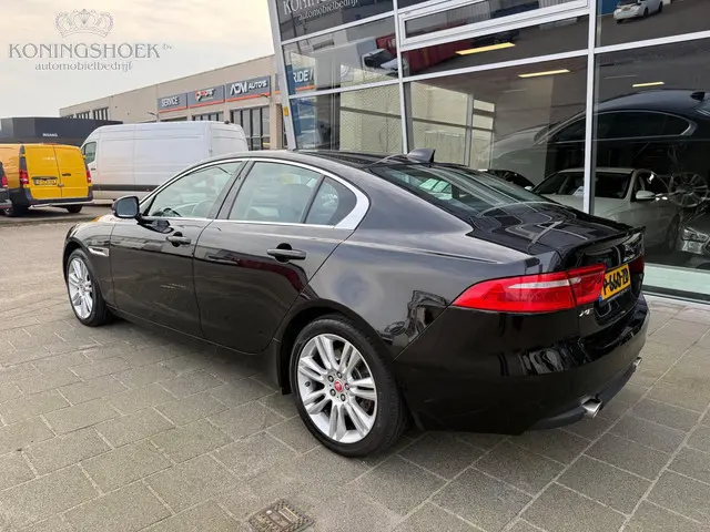 Jaguar XE 2.0t AWD Portfolio 2018 Benzine 21
