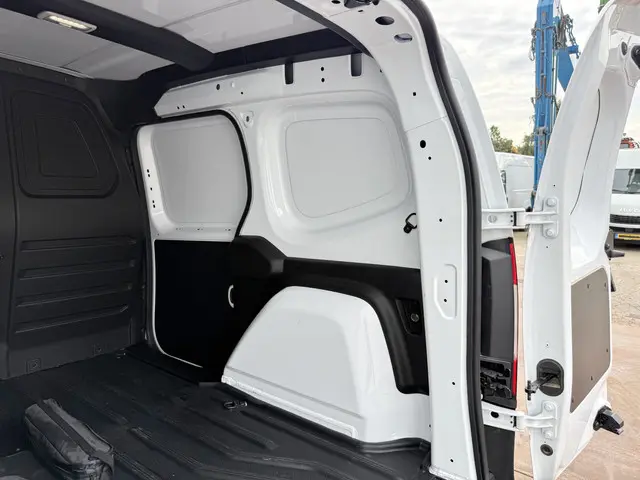 Mercedes-Benz eCitan 112 Pro 2023 Elektrisch 17