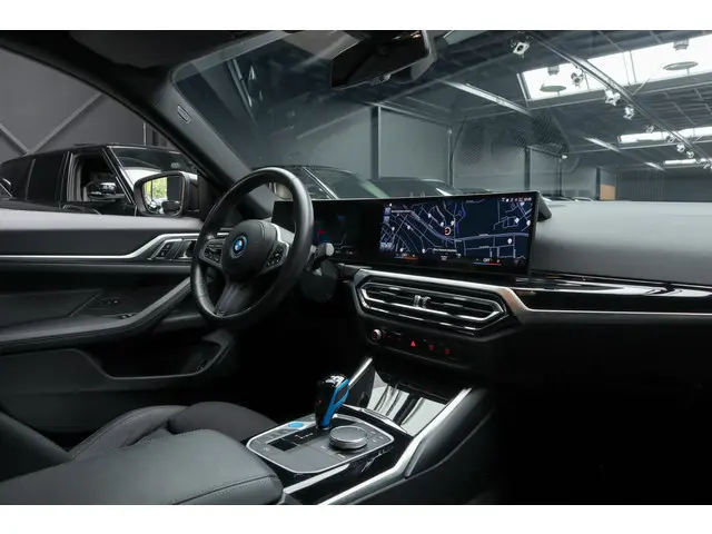 BMW i4 eDrive40 84 kWh M-pakket 2022 Elektrisch 30