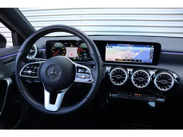 Mercedes-Benz A-Klasse 250 e Luxury 2021 Hybride Benzine 17