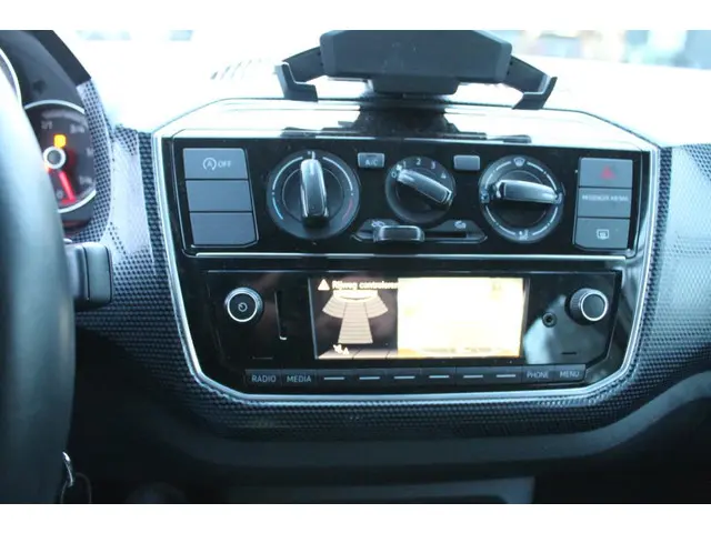 Volkswagen up! 1.0 BMT move up! 2017 Benzine 11