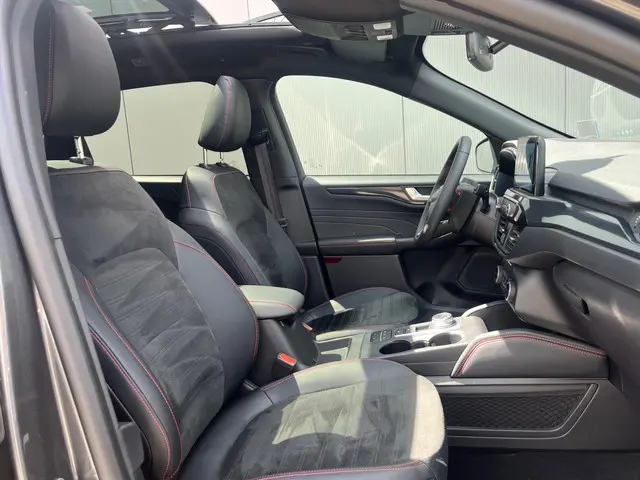 Ford Kuga 2.5 PHEV ST-Line X 2022 Hybride Benzine 16