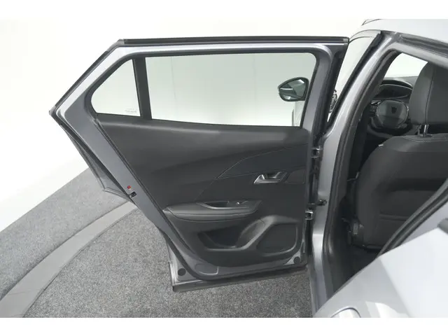 Peugeot 2008 PureTech 100 Allure 2024 Benzine 66