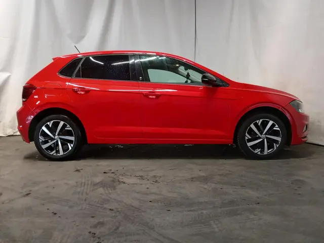 Volkswagen Polo 1.0 MPI Trendline SCHADEAUTO!! 2018 Benzine 4