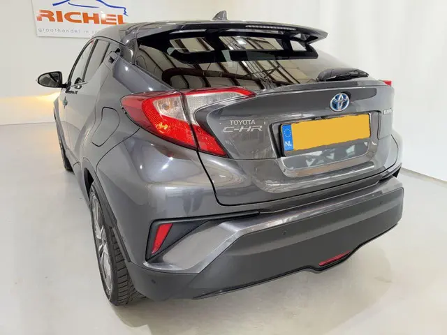 Toyota C-HR CH-R 1.8 Hybrid Executive 2017 Benzine 27