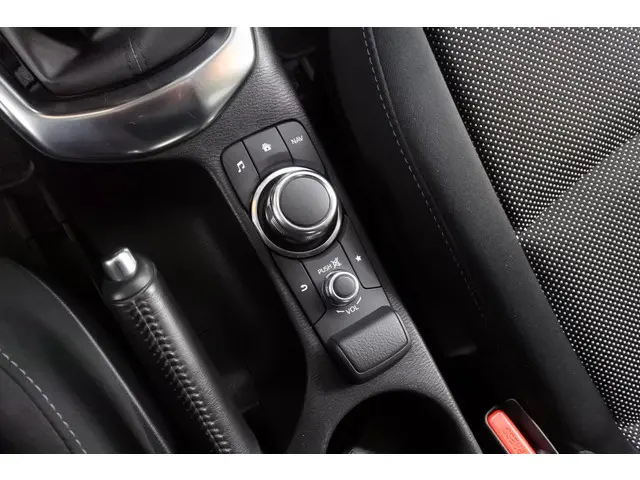 Mazda 2 1.5 90pk Sports-line 2017 Benzine 28