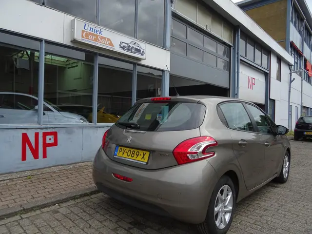 Peugeot 208 1.2 VTi Allure 2012 Benzine 4