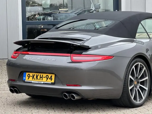 Porsche 911 Cabrio 3.4 Carrera 4 2013 Benzine 35