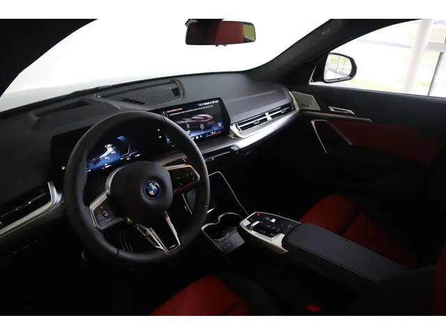 BMW iX2 eDrive20 2025 Elektrisch 13