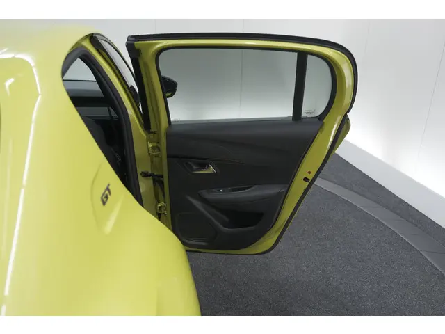 Peugeot 208 Hybrid 136 e-DCS6 GT 2024 Hybride Benzine 63