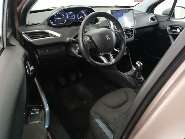 Peugeot 208 1.6 VTi Allure 2012 Benzine 7