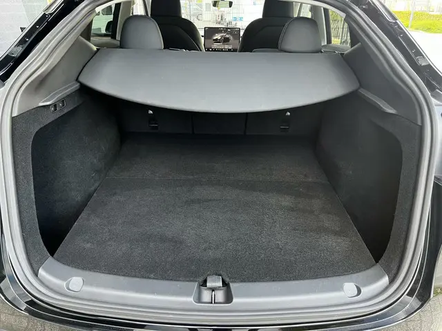 Tesla Model Y Performance AWD 75 kWh 2023 Elektrisch 16