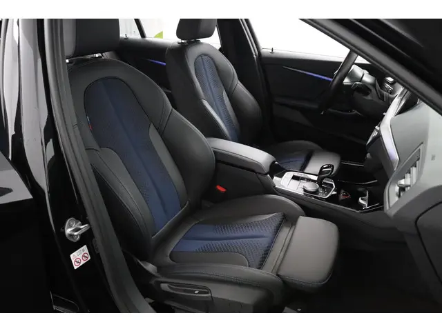 BMW 1 Serie 118i Business Edition 2022 Benzine 37