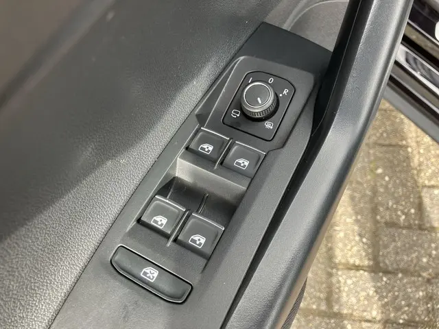 Volkswagen Polo 1.0TSI/95PK DSG R Line 2024 Benzine 20