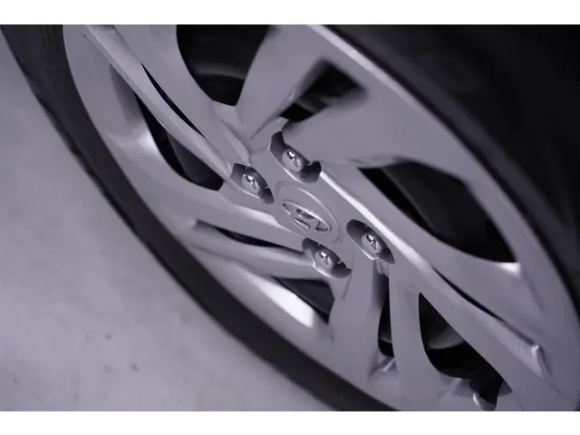 Hyundai i10 1.0 Select 2023 Benzine 18