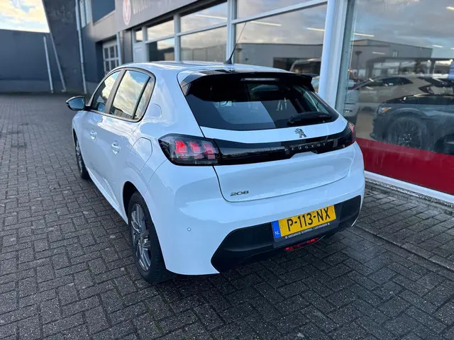Peugeot 208 1.2 PureTech Active Pack 2022 Benzine 14