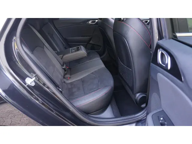 Kia ProCeed 1.6 T-GDI 205pk GT 2019 Benzine 32