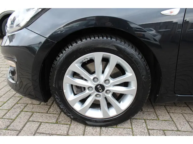 Kia cee'd 1.4 MPi ComfortLine Plus 2016 Benzine 19