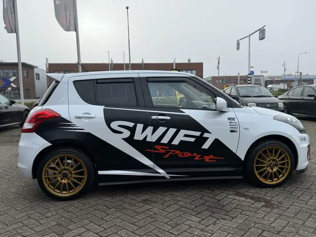 Suzuki Swift 1.6 Sport in top staat 2015 Benzine 9