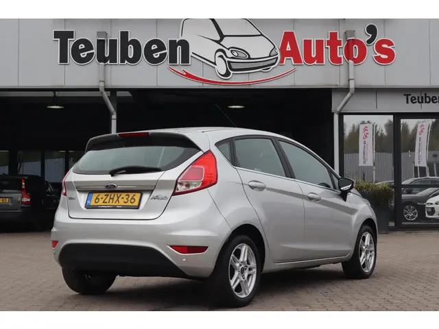 Ford Fiesta 1.0 EcoBoost Titanium 2015 Benzine 2