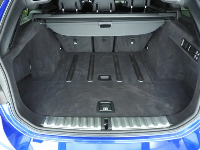 BMW 3 Serie Touring 320i 2024 Benzine 9