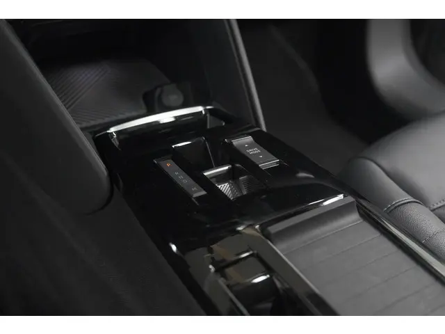 Citroën C4 Puretech 130 EAT8 Shine 2021 Benzine 45