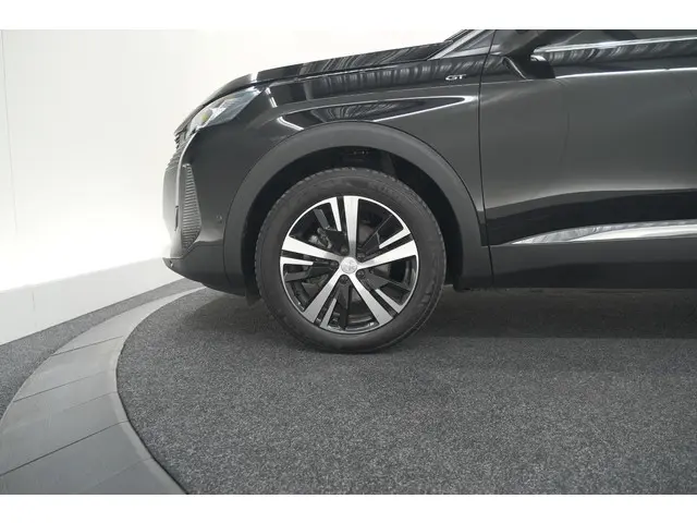 Peugeot 3008 1.2 Hybrid 136 GT 2024 Hybride Benzine 19