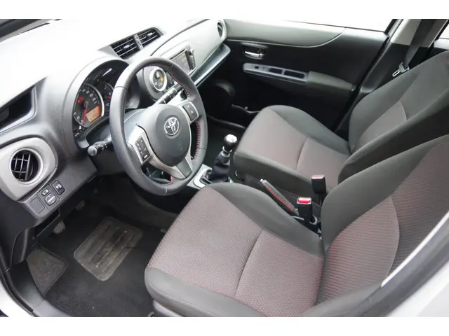 Toyota Yaris 1.3 VVT-i Aspiration 2012 Benzine 15