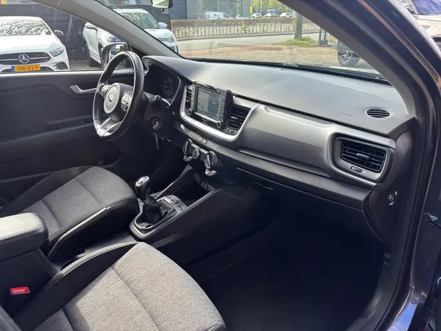 Kia Stonic 1.0 T-GDi DynamicLine 2019 Benzine 6