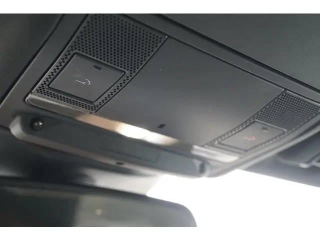 Land Rover Discovery 2.0 Sd4 2018 Diesel 48