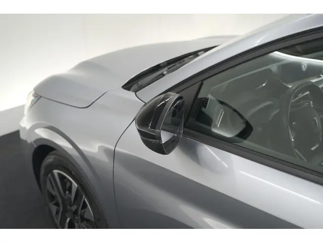 Peugeot 208 PureTech 100 Allure 2025 Benzine 20