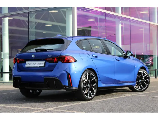 BMW 1 Serie 120 M Sport Automaat 2025 Benzine 18
